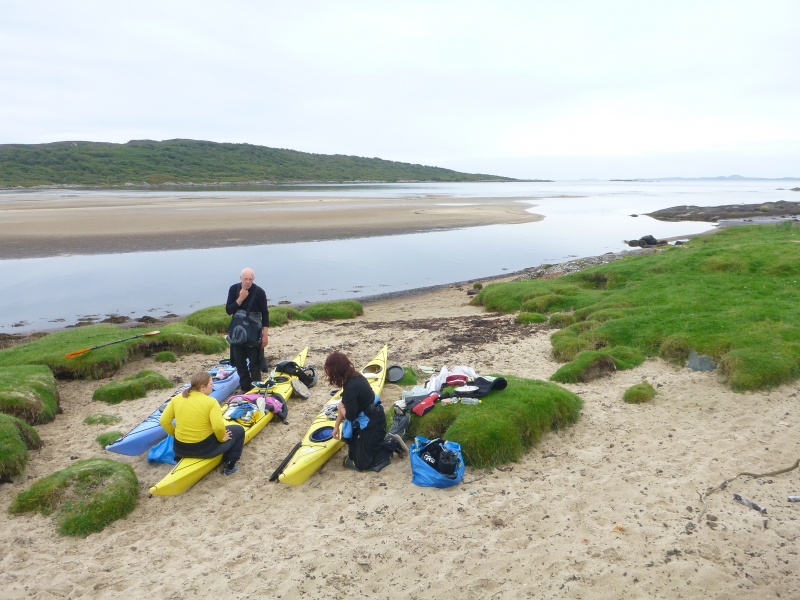 File:Packingboatsatstornowaybay.JPG